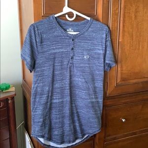 Men’s Hollister Henley tee